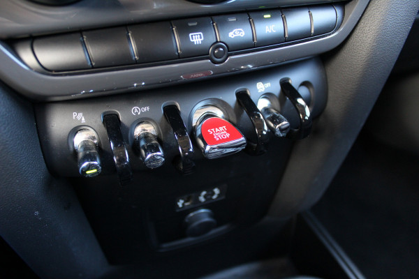 MINI Countryman 1.5 136PK Cooper | H&K | Navigatie | Bluetooth | Origin NL MINI Countryman 1.5 136PK Cooper | H&K | Navigatie | Bluetooth | Origin NL