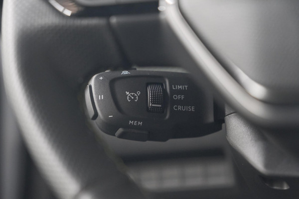 Peugeot 2008 PureTech 130 EAT8 GT | 360 Camera | Stoelmassage | Adaptieve Cruise Control | Dodehoekdetectie