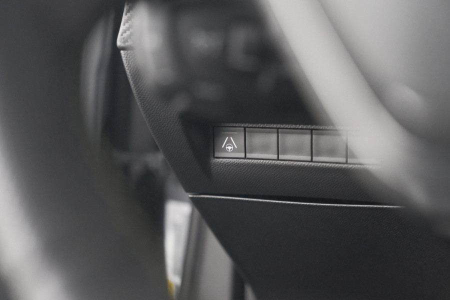 Peugeot 2008 PureTech 130 EAT8 GT | 360 Camera | Stoelmassage | Adaptieve Cruise Control | Dodehoekdetectie