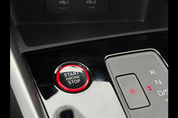 Audi A3 Sportback 2.5 TFSI RS 3 quattro 400PK Panorama B&O Leder Audi A3 Sportback 2.5 TFSI RS 3 quattro 400PK Panorama B&O Leder