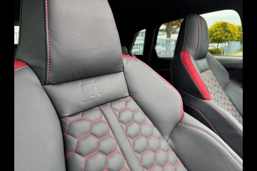 Audi A3 Sportback 2.5 TFSI RS 3 quattro 400PK Panorama B&O Leder Audi A3 Sportback 2.5 TFSI RS 3 quattro 400PK Panorama B&O Leder