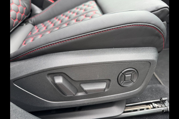 Audi A3 Sportback 2.5 TFSI RS 3 quattro 400PK Panorama B&O Leder Audi A3 Sportback 2.5 TFSI RS 3 quattro 400PK Panorama B&O Leder