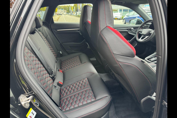 Audi A3 Sportback 2.5 TFSI RS 3 quattro 400PK Panorama B&O Leder Audi A3 Sportback 2.5 TFSI RS 3 quattro 400PK Panorama B&O Leder