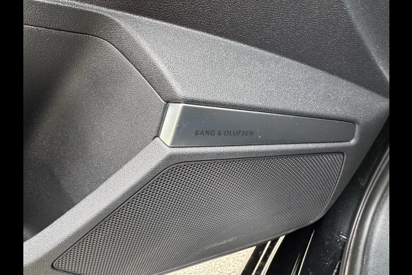 Audi A3 Sportback 2.5 TFSI RS 3 quattro 400PK Panorama B&O Leder Audi A3 Sportback 2.5 TFSI RS 3 quattro 400PK Panorama B&O Leder