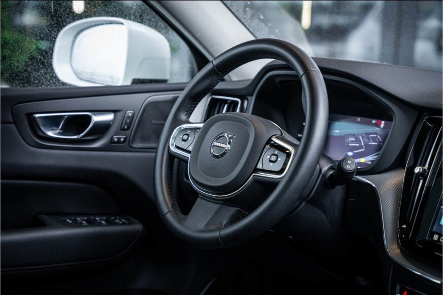 Volvo XC60 2.0 T6 Plug-in hybrid AWD Ultimate Bright - Panorama | H&K | Memory | Pilot Assist | Keyless