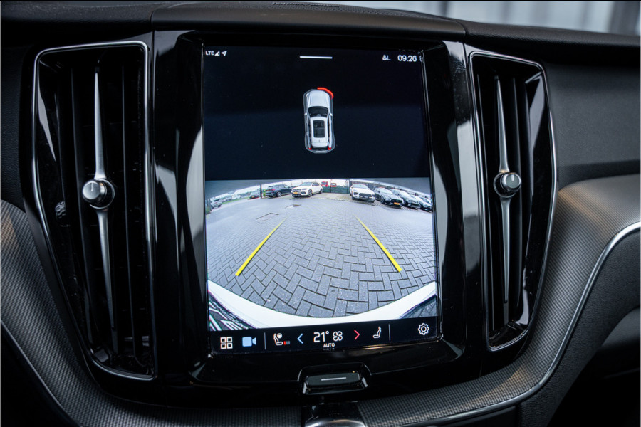 Volvo XC60 2.0 T6 Plug-in hybrid AWD Ultimate Bright - Panorama | H&K | Memory | Pilot Assist | Keyless