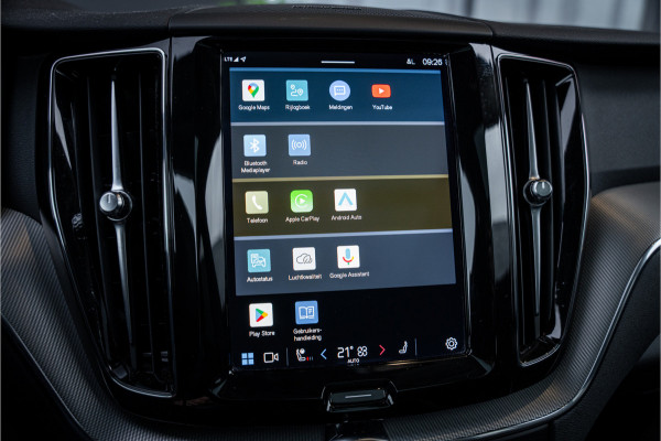 Volvo XC60 2.0 T6 Plug-in hybrid AWD Ultimate Bright - Panorama | H&K | Memory | Pilot Assist | Keyless