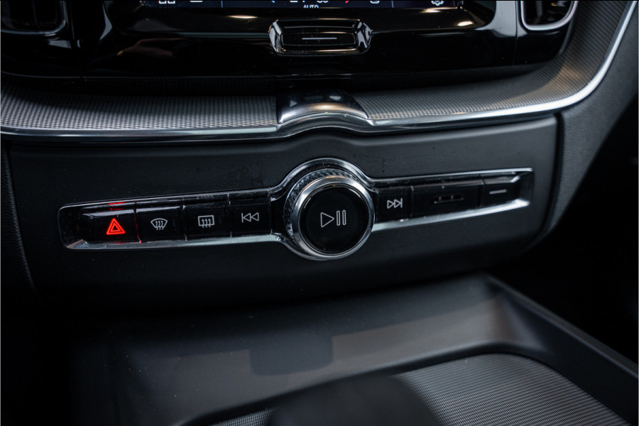 Volvo XC60 2.0 T6 Plug-in hybrid AWD Ultimate Bright - Panorama | H&K | Memory | Pilot Assist | Keyless