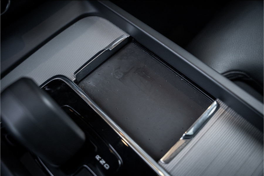 Volvo XC60 2.0 T6 Plug-in hybrid AWD Ultimate Bright - Panorama | H&K | Memory | Pilot Assist | Keyless