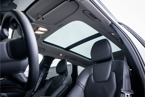 Volvo XC60 2.0 T6 Plug-in hybrid AWD Ultimate Bright - Panorama | H&K | Memory | Pilot Assist | Keyless
