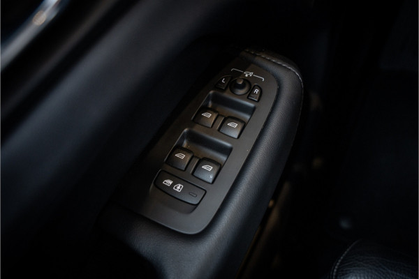 Volvo XC60 2.0 T6 Plug-in hybrid AWD Ultimate Bright - Panorama | H&K | Memory | Pilot Assist | Keyless