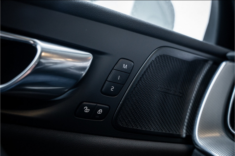 Volvo XC60 2.0 T6 Plug-in hybrid AWD Ultimate Bright - Panorama | H&K | Memory | Pilot Assist | Keyless