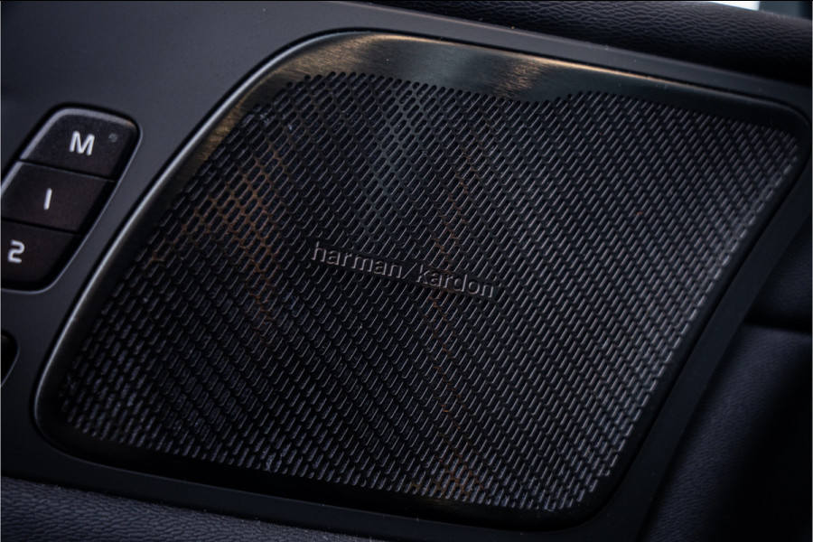 Volvo XC60 2.0 T6 Plug-in hybrid AWD Ultimate Bright - Panorama | H&K | Memory | Pilot Assist | Keyless