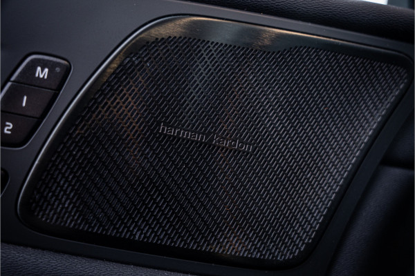 Volvo XC60 2.0 T6 Plug-in hybrid AWD Ultimate Bright - Panorama | H&K | Memory | Pilot Assist | Keyless