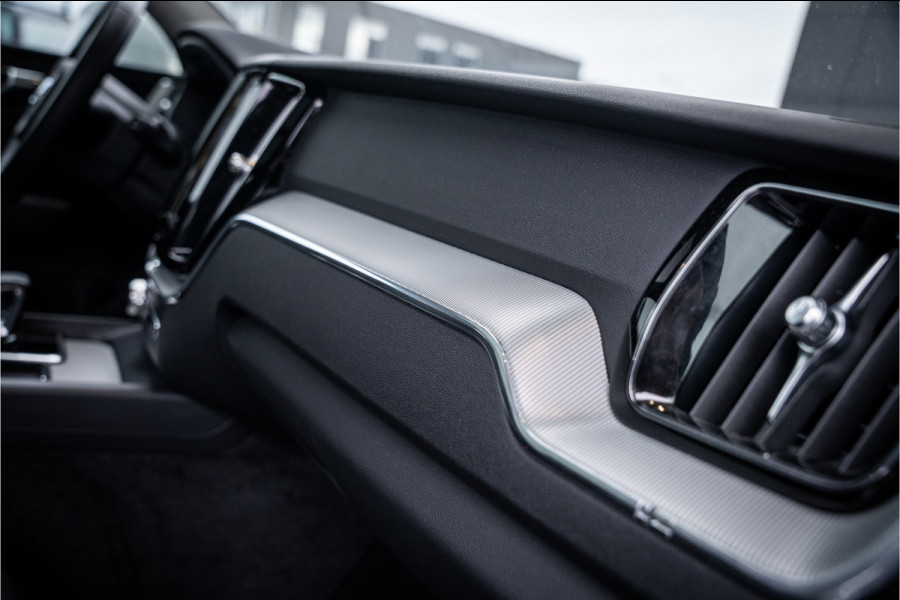 Volvo XC60 2.0 T6 Plug-in hybrid AWD Ultimate Bright - Panorama | H&K | Memory | Pilot Assist | Keyless