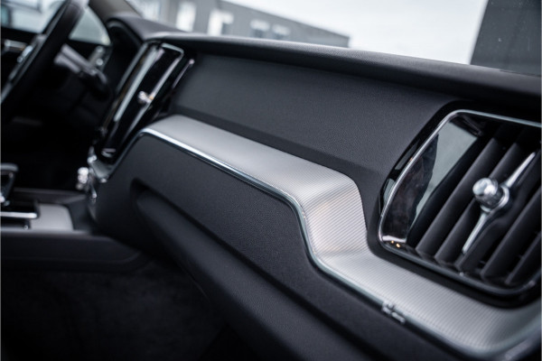 Volvo XC60 2.0 T6 Plug-in hybrid AWD Ultimate Bright - Panorama | H&K | Memory | Pilot Assist | Keyless