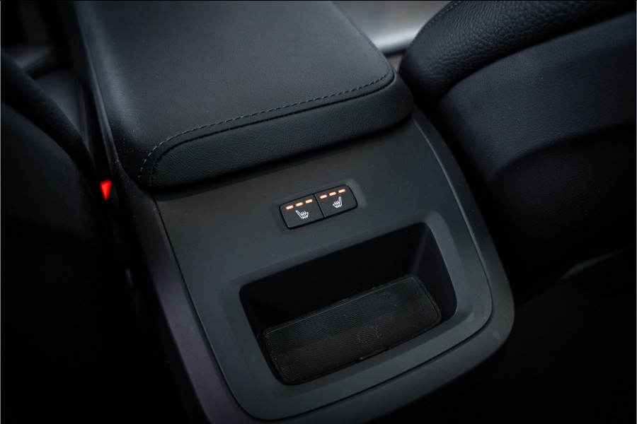 Volvo XC60 2.0 T6 Plug-in hybrid AWD Ultimate Bright - Panorama | H&K | Memory | Pilot Assist | Keyless