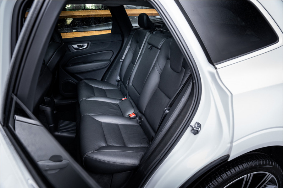 Volvo XC60 2.0 T6 Plug-in hybrid AWD Ultimate Bright - Panorama | H&K | Memory | Pilot Assist | Keyless