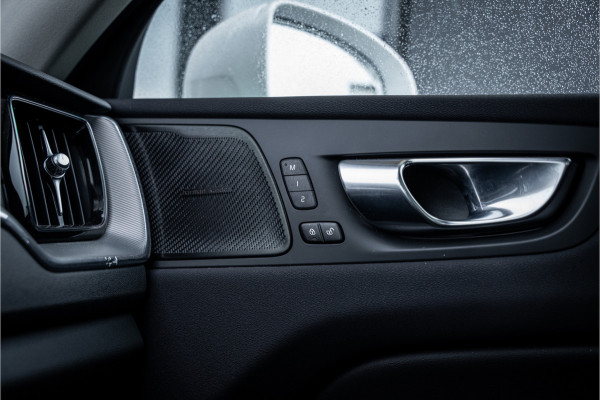 Volvo XC60 2.0 T6 Plug-in hybrid AWD Ultimate Bright - Panorama | H&K | Memory | Pilot Assist | Keyless