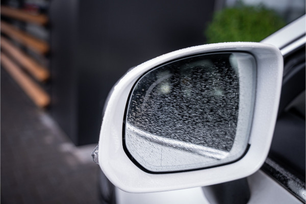 Volvo XC60 2.0 T6 Plug-in hybrid AWD Ultimate Bright - Panorama | H&K | Memory | Pilot Assist | Keyless