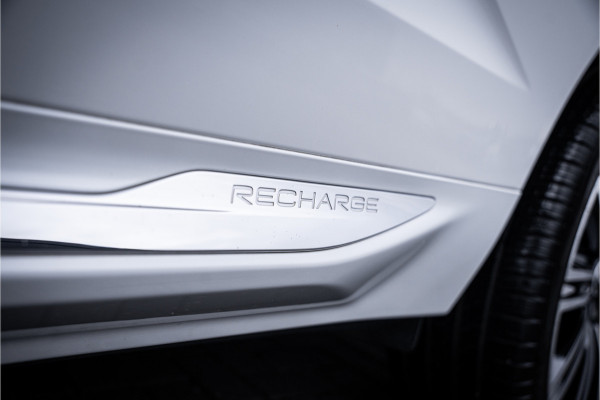 Volvo XC60 2.0 T6 Plug-in hybrid AWD Ultimate Bright - Panorama | H&K | Memory | Pilot Assist | Keyless