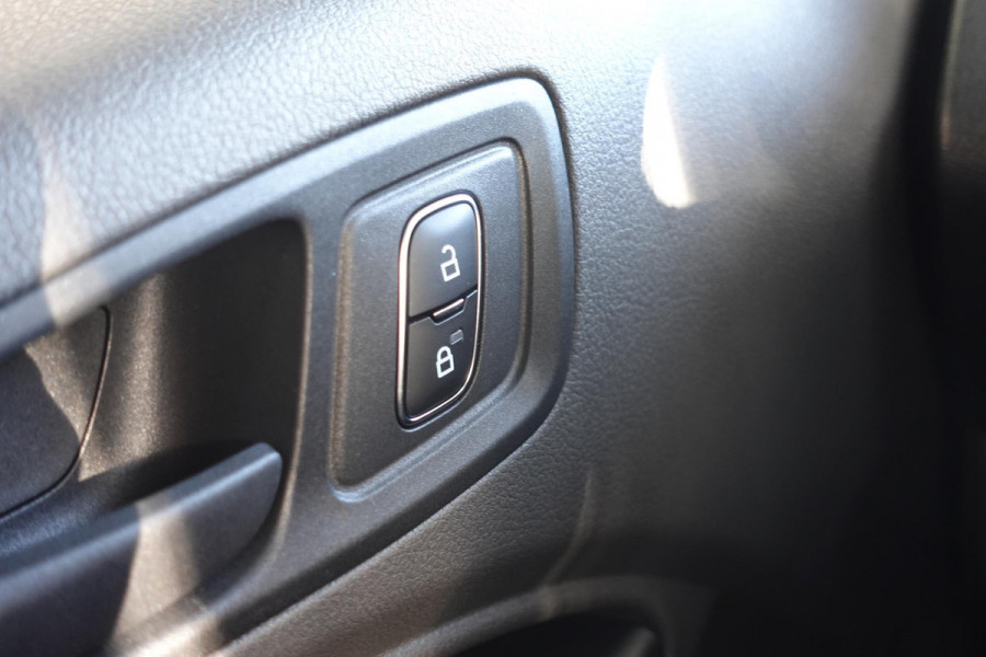 Ford Transit Connect 100pk L2 Trend Automaat Trekhaak Airco Navi Cruise