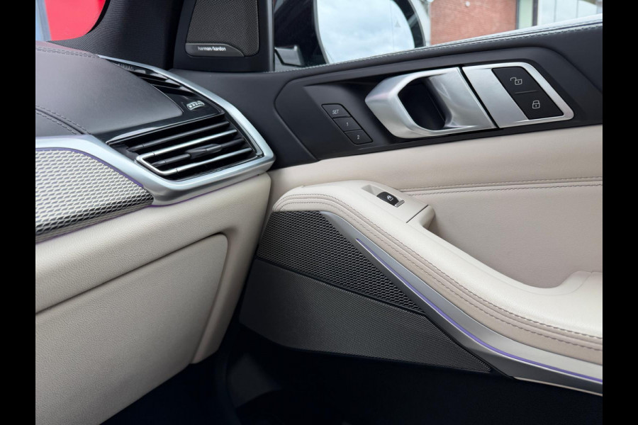 BMW X5 M50i High Executive / Capristo-uitlaat / Panoramadak / Head-up display / Soft-close