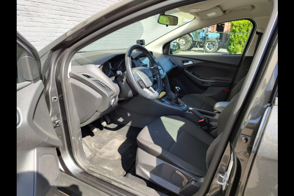 Ford FOCUS Wagon T 101PK Navi Airco Cruise Control Pdc Trekhaak Edition Lmv Carkit