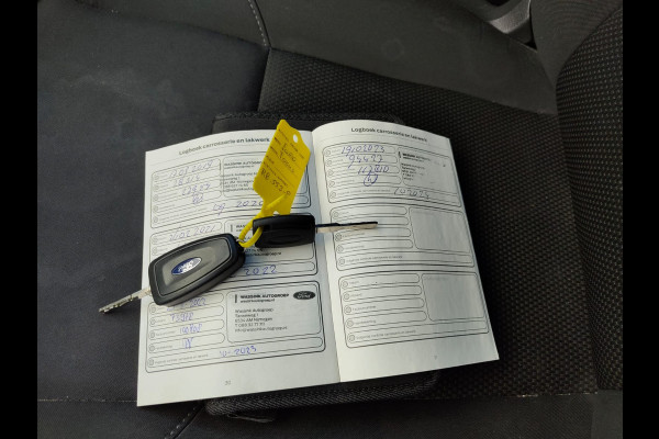 Ford FOCUS Wagon T 101PK Navi Airco Cruise Control Pdc Trekhaak Edition Lmv Carkit