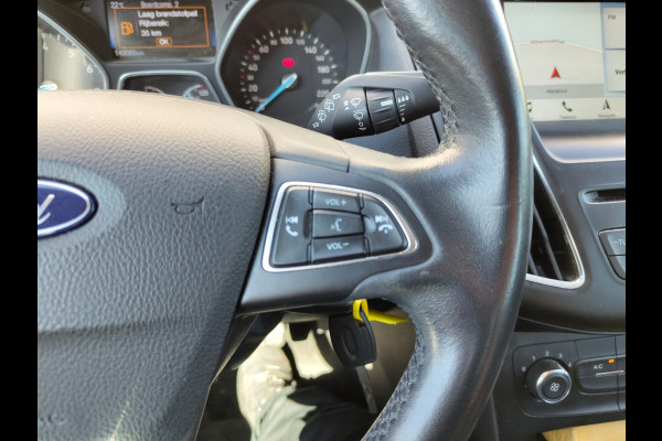 Ford FOCUS Wagon T 101PK Navi Airco Cruise Control Pdc Trekhaak Edition Lmv Carkit