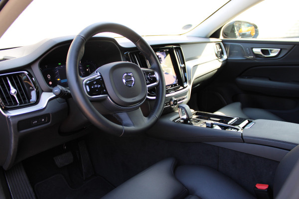 Volvo V60 2.0 T6 Plug-in hybrid AWD Plus Bright | H/K | 360 Camera | Winterpack | Led | Driver assistance Actieweken 1 t/m 15 november!