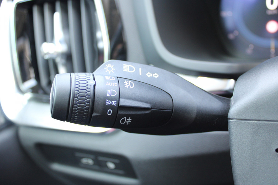 Volvo V60 2.0 T6 Plug-in hybrid AWD Plus Bright | H/K | 360 Camera | Winterpack | Led | Driver assistance Actieweken 1 t/m 15 november!