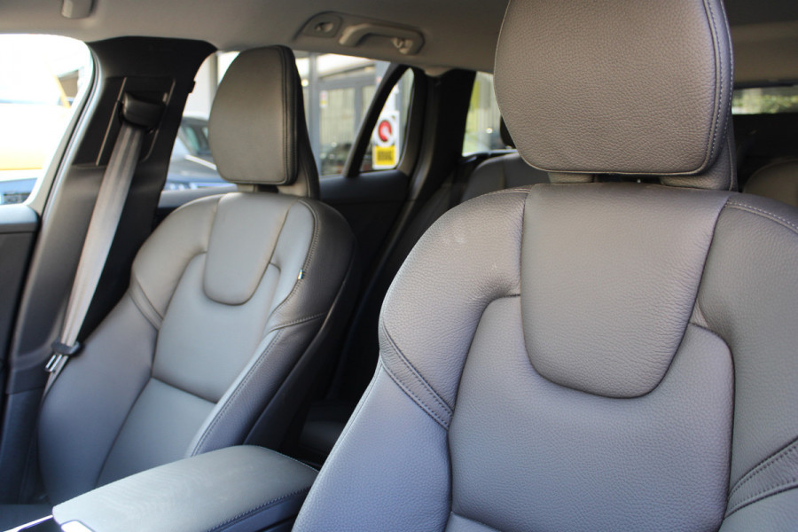 Volvo V60 2.0 T6 Plug-in hybrid AWD Plus Bright | H/K | 360 Camera | Winterpack | Led | Driver assistance Actieweken 1 t/m 15 november!