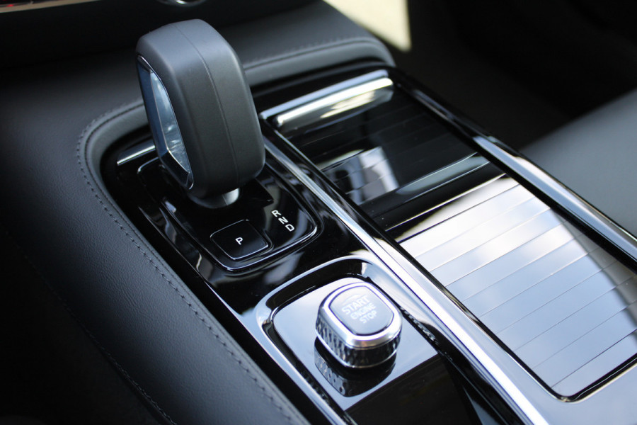 Volvo V60 2.0 T6 Plug-in hybrid AWD Plus Bright | H/K | 360 Camera | Winterpack | Led | Driver assistance Actieweken 1 t/m 15 november!