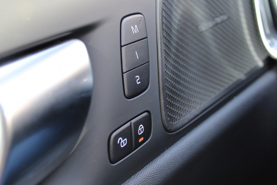 Volvo V60 2.0 T6 Plug-in hybrid AWD Plus Bright | H/K | 360 Camera | Winterpack | Led | Driver assistance Actieweken 1 t/m 15 november!