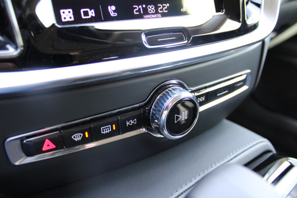 Volvo V60 2.0 T6 Plug-in hybrid AWD Plus Bright | H/K | 360 Camera | Winterpack | Led | Driver assistance Actieweken 1 t/m 15 november!