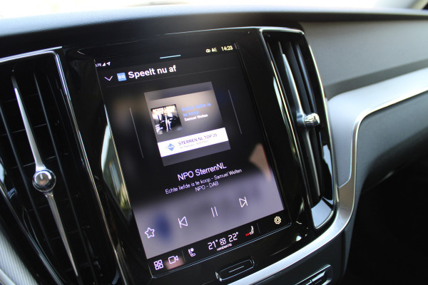 Volvo V60 2.0 T6 Plug-in hybrid AWD Plus Bright | H/K | 360 Camera | Winterpack | Led | Driver assistance Actieweken 1 t/m 15 november!