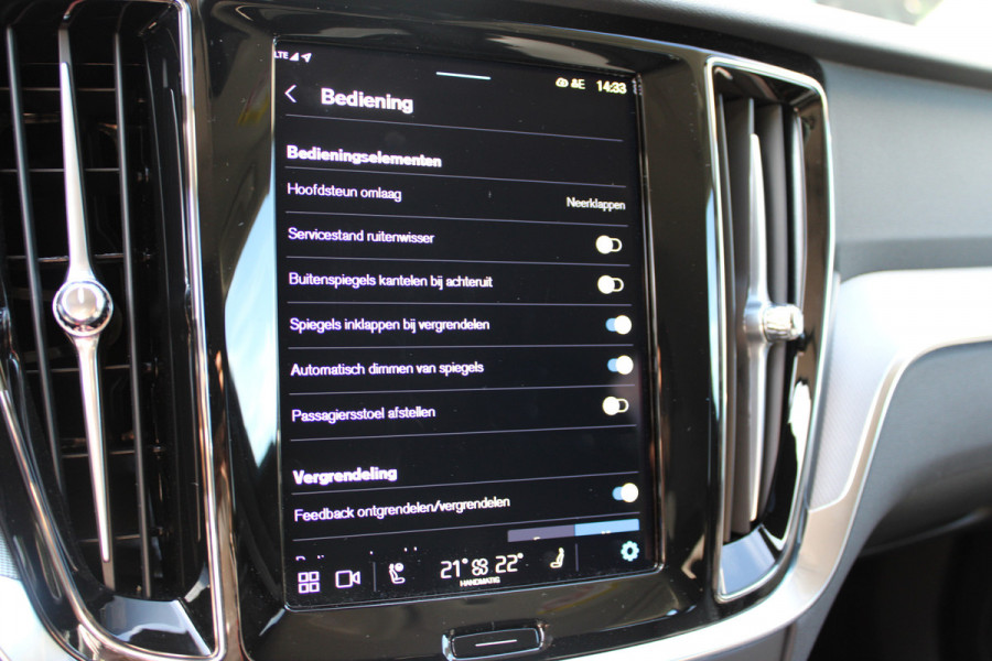 Volvo V60 2.0 T6 Plug-in hybrid AWD Plus Bright | H/K | 360 Camera | Winterpack | Led | Driver assistance Actieweken 1 t/m 15 november!