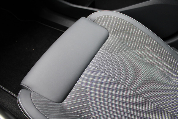 Ford Explorer Extended Range RWD 77 kWh | Warmtepomp | AGR | Navigatie | Head-Up | Winterpack | Verlengde Garantie Ford Explorer Extended Range RWD 77 kWh | Warmtepomp | AGR | Navigatie | Head-Up | Winterpack | Verlengde Garantie