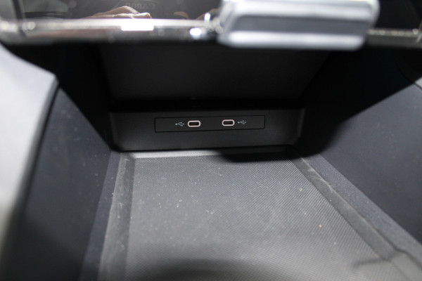 Ford Explorer Extended Range RWD 77 kWh | Warmtepomp | AGR | Navigatie | Head-Up | Winterpack | Verlengde Garantie Ford Explorer Extended Range RWD 77 kWh | Warmtepomp | AGR | Navigatie | Head-Up | Winterpack | Verlengde Garantie