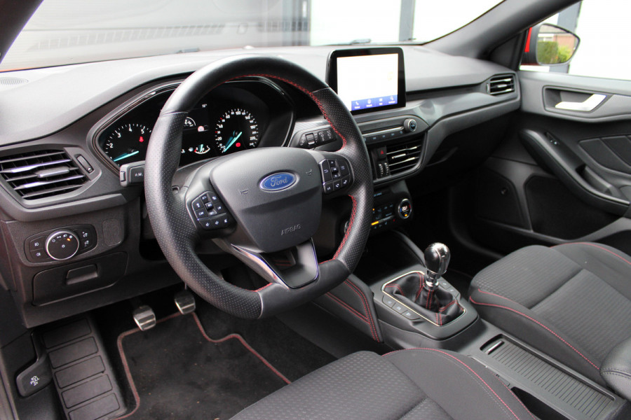 Ford Focus 1.0 EcoBoost ST Line Business | B&O | Winterpack | Navigatie | Afn. Trekhaak | Camera Actieweken 1 t/m 15 november!