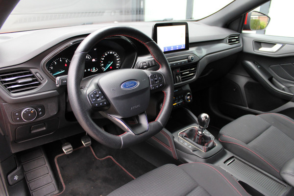 Ford Focus 1.0 EcoBoost ST Line Business | B&O | Winterpack | Navigatie | Afn. Trekhaak | Camera Actieweken 1 t/m 15 november!