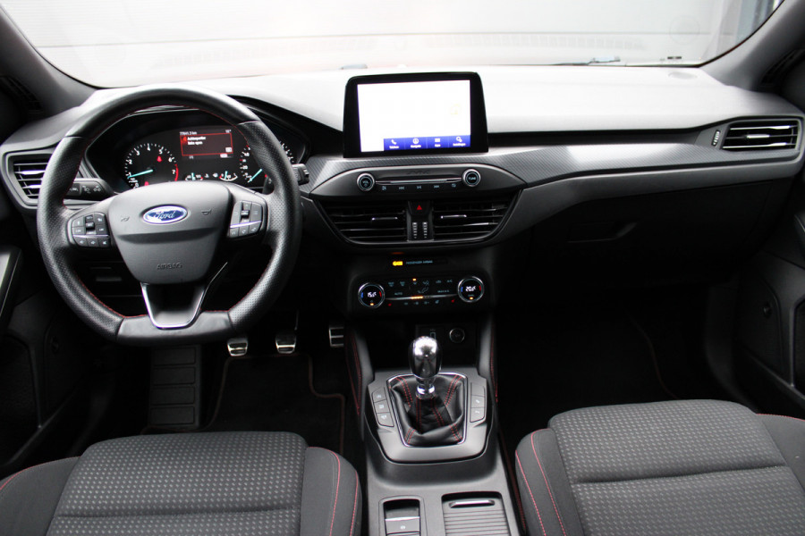 Ford Focus 1.0 EcoBoost ST Line Business | B&O | Winterpack | Navigatie | Afn. Trekhaak | Camera Actieweken 1 t/m 15 november!