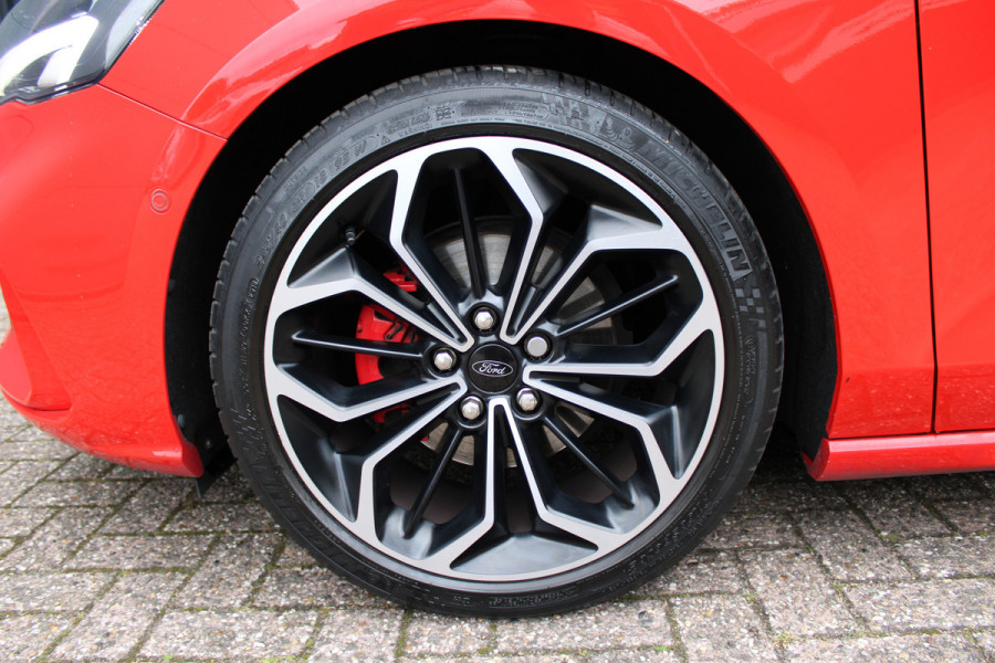 Ford Focus 1.0 EcoBoost ST Line Business | B&O | Winterpack | Navigatie | Afn. Trekhaak | Camera Actieweken 1 t/m 15 november!