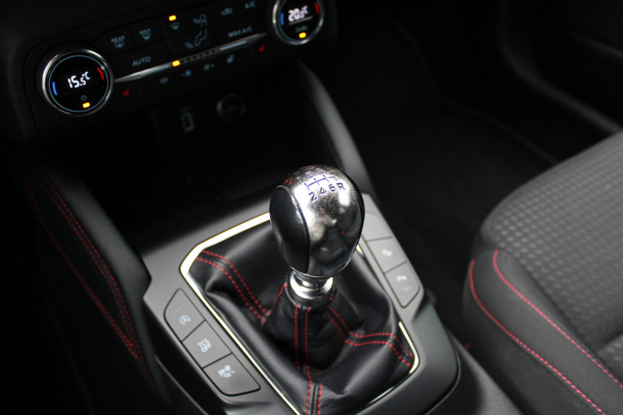 Ford Focus 1.0 EcoBoost ST Line Business | B&O | Winterpack | Navigatie | Afn. Trekhaak | Camera Actieweken 1 t/m 15 november!