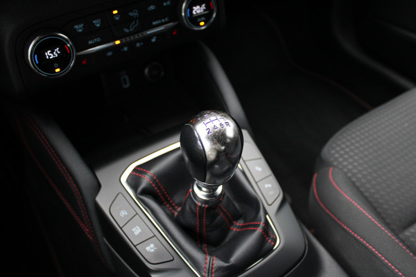 Ford Focus 1.0 EcoBoost ST Line Business | B&O | Winterpack | Navigatie | Afn. Trekhaak | Camera Actieweken 1 t/m 15 november!