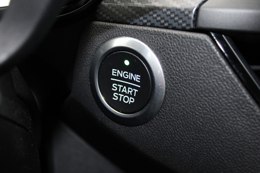 Ford Focus 1.0 EcoBoost ST Line Business | B&O | Winterpack | Navigatie | Afn. Trekhaak | Camera Actieweken 1 t/m 15 november!