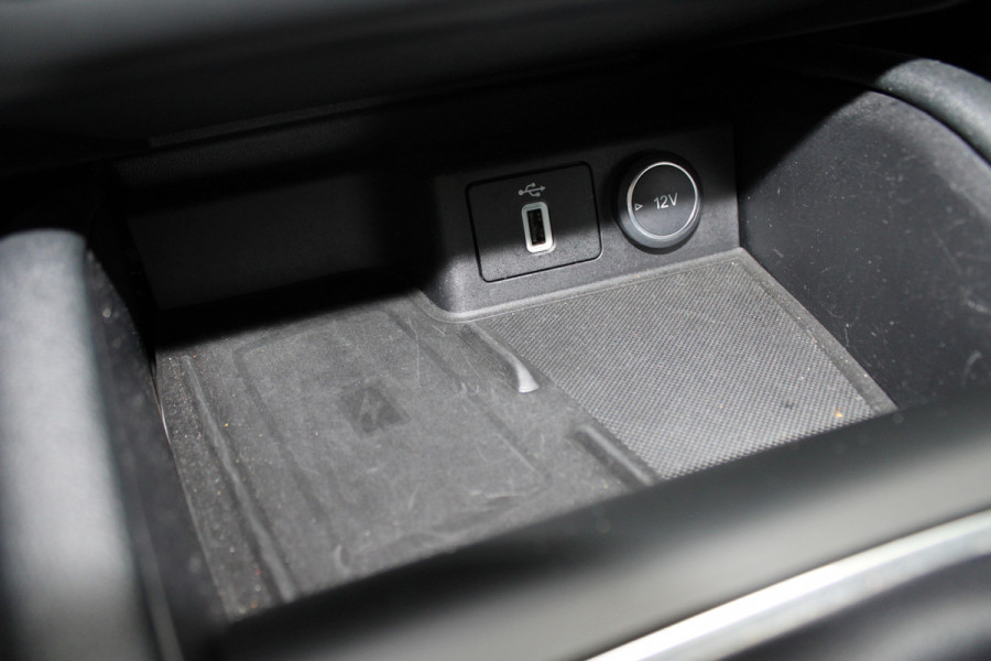 Ford Focus 1.0 EcoBoost ST Line Business | B&O | Winterpack | Navigatie | Afn. Trekhaak | Camera Actieweken 1 t/m 15 november!