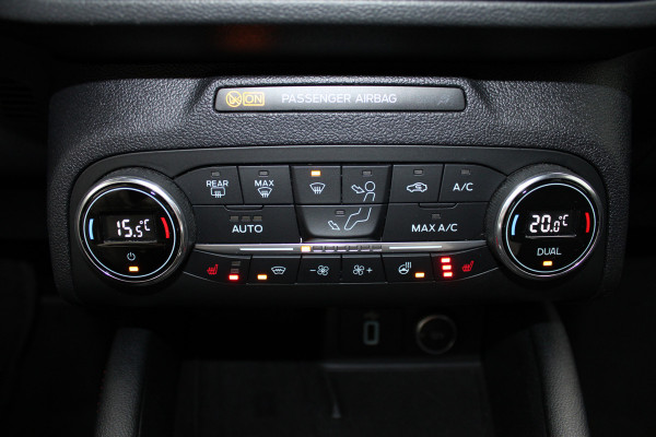 Ford Focus 1.0 EcoBoost ST Line Business | B&O | Winterpack | Navigatie | Afn. Trekhaak | Camera Actieweken 1 t/m 15 november!