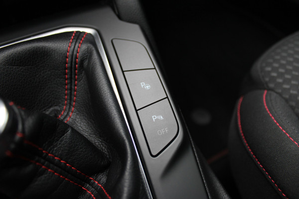 Ford Focus 1.0 EcoBoost ST Line Business | B&O | Winterpack | Navigatie | Afn. Trekhaak | Camera Actieweken 1 t/m 15 november!